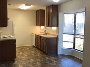 215 Quail Ridge Dr, Nacogdoches, TX 75961