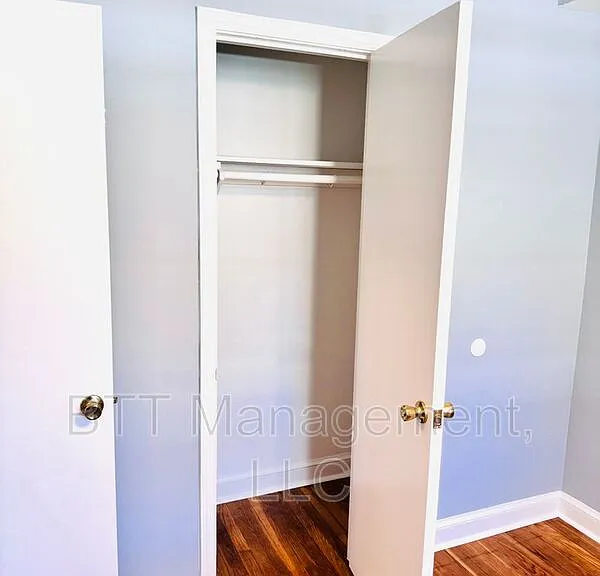8805 Plymouth St #5 — Photo 28