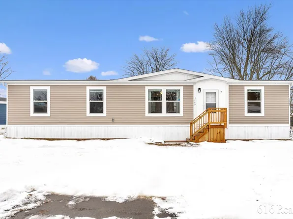 1285 Ashbrook St NE, Belmont, MI 49306