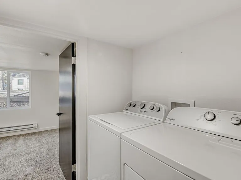 946 Pratt Street — Photo 12