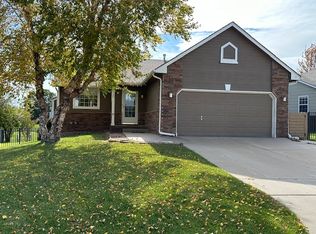 720 S Bedford Cir, Wichita, KS 67207
