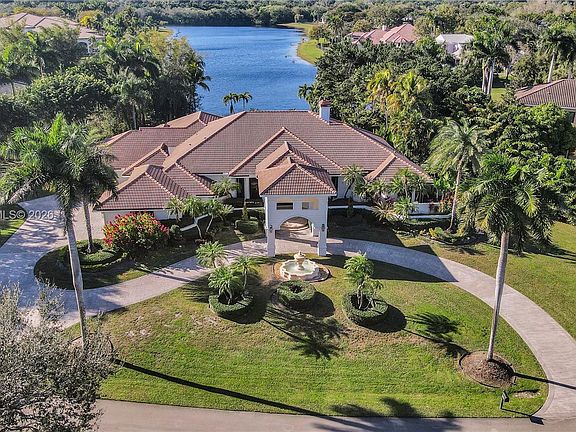 3rd image of 3175 Hunter Rd