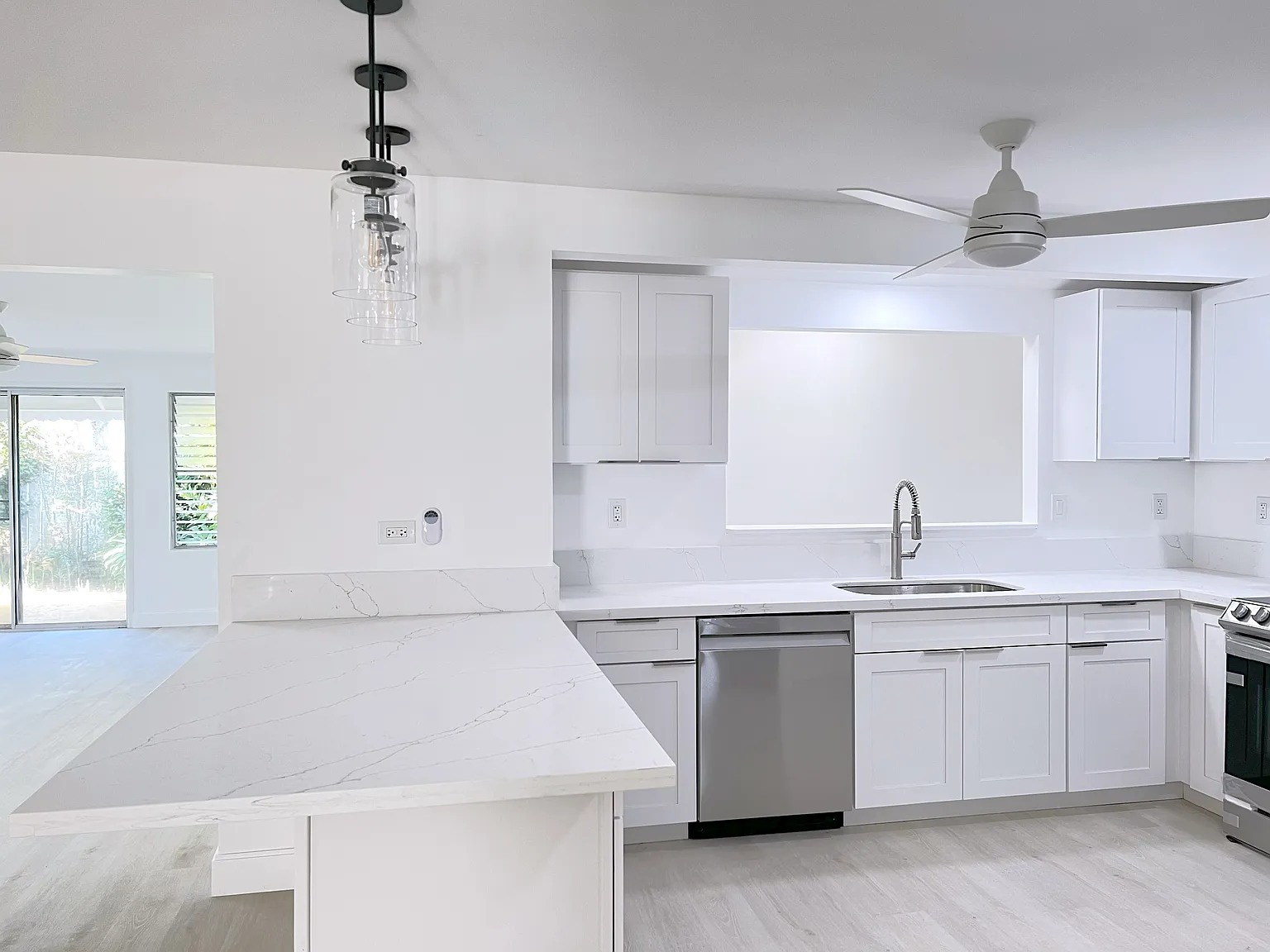 4 bed, 1810 sqft, $3,940 — Photo 3