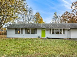 1 Daniel Rd, Wareham, MA 02571