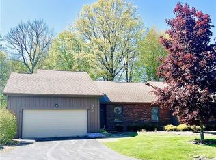 206 Tournament Trl, Cortland, OH 44410