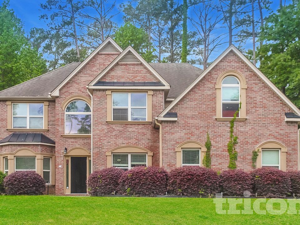 1st image of 1571 English Manor Cir