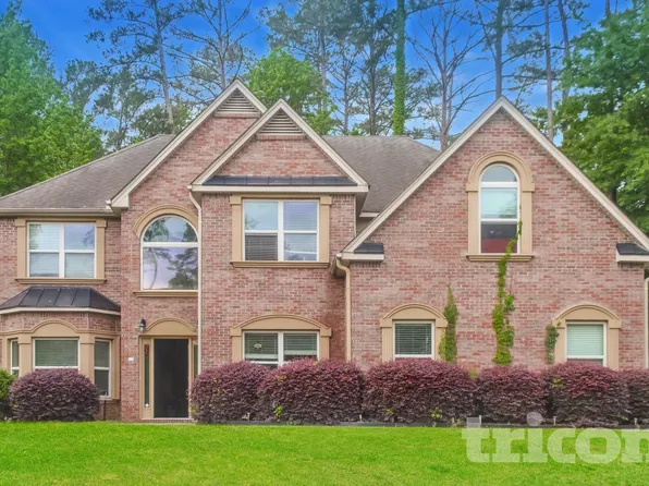 1571 English Manor Cir, Stone Mountain, GA 30087