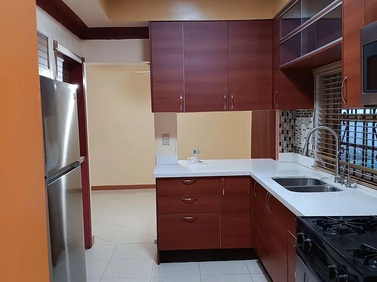 8837 N Crescent Dr — Photo 2