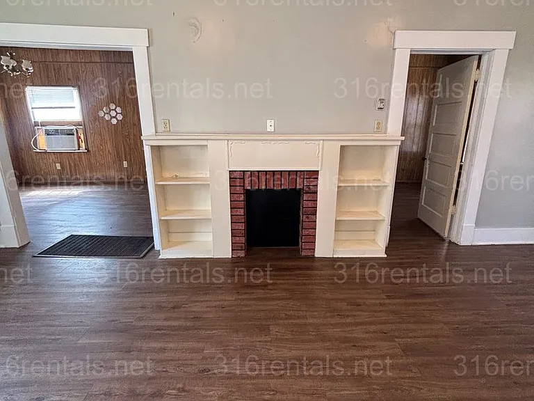 511 W Locust Ave — Photo 5