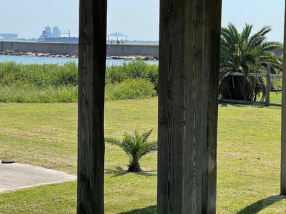 5th image of 1301 Galveston Ave