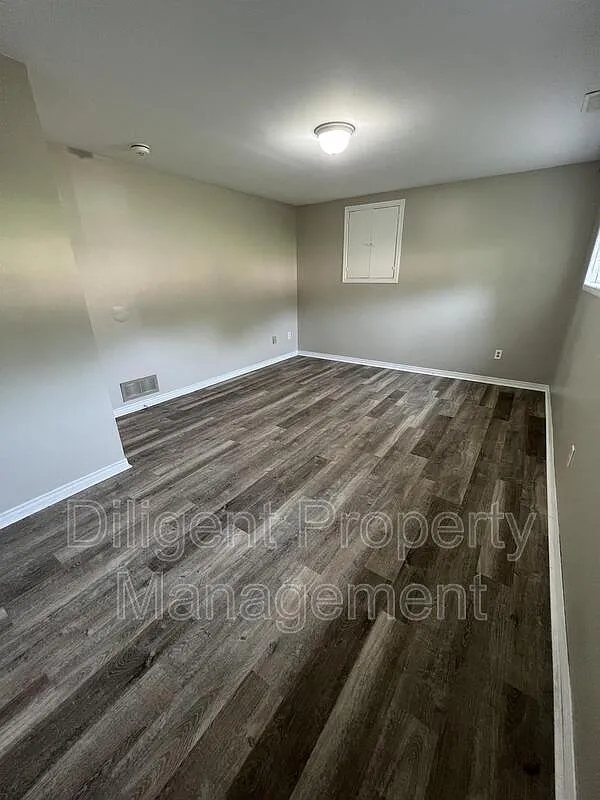 1 bed, 1.0 bath, 198 sqft, $700 — Photo 3