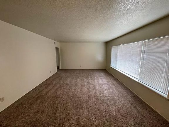 5th image of 14474 Grove Ave