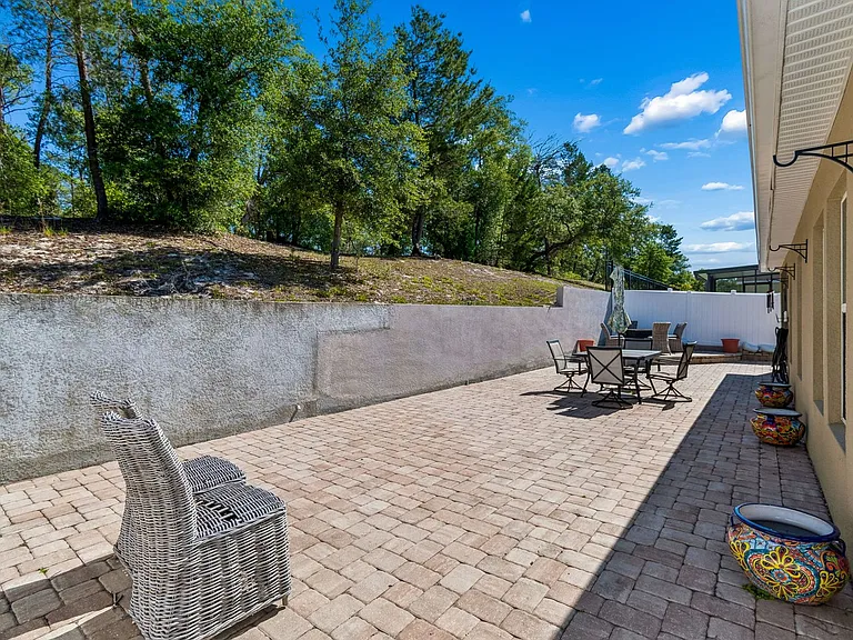 107 Parkhurst Ln — Photo 35