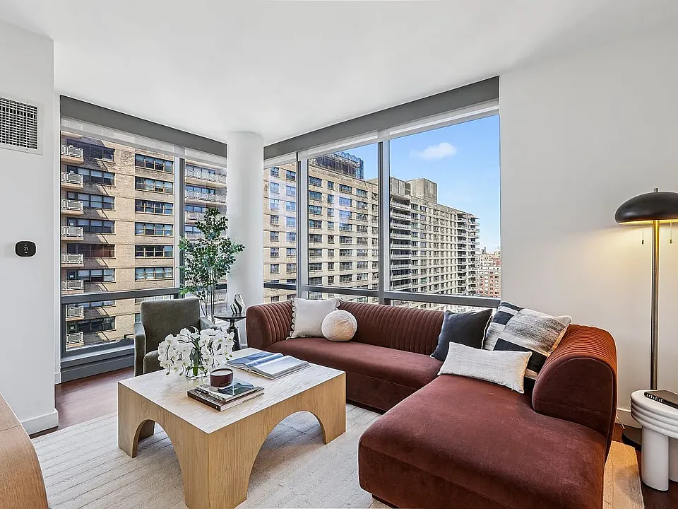 200 W 67th St #35C