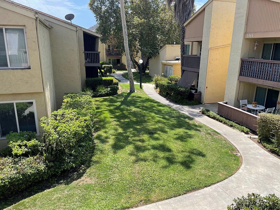 Your view from the balcony also saves you money from heating cost during the cold winters thanks to a South facing unit that get direct sunlight from the deck and bedroom windows.