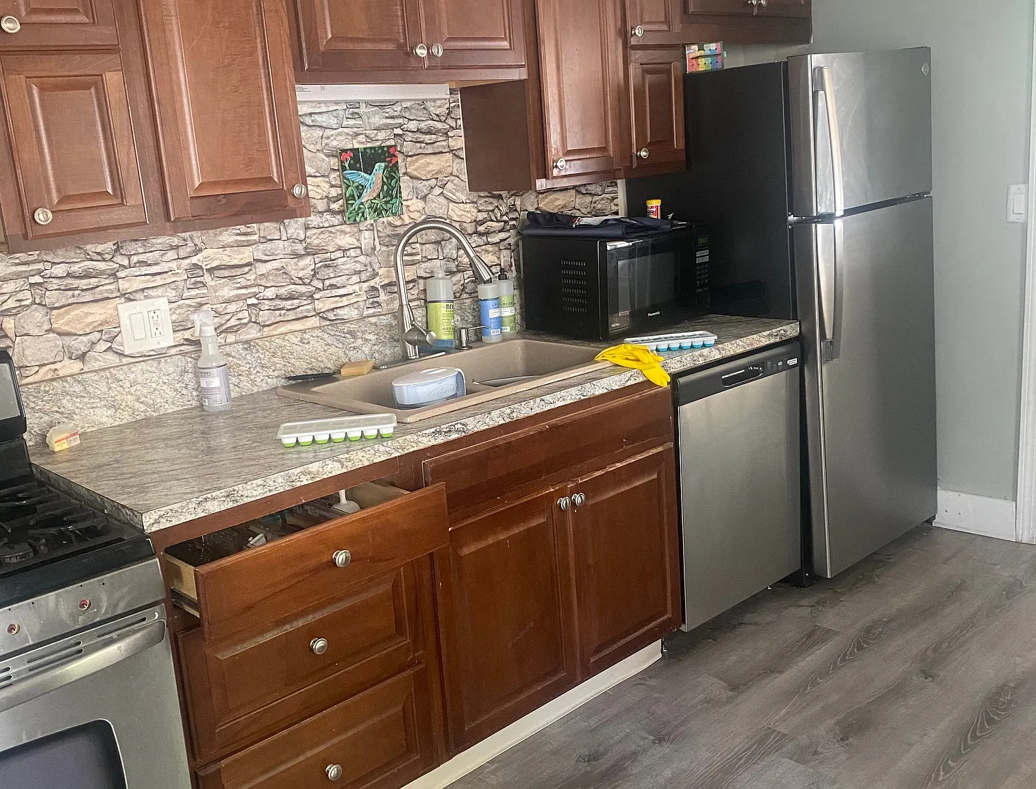 2 bed, 1000 sqft, $1,600 — Photo 1