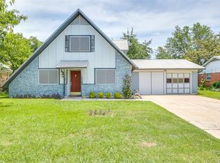 300 NE Taylor St, Burleson, TX 76028