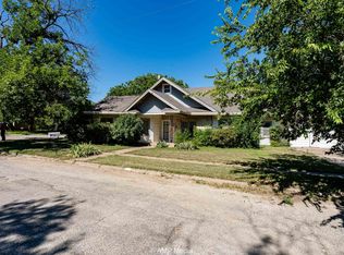1516 San Marcos St, Coleman, TX 76834