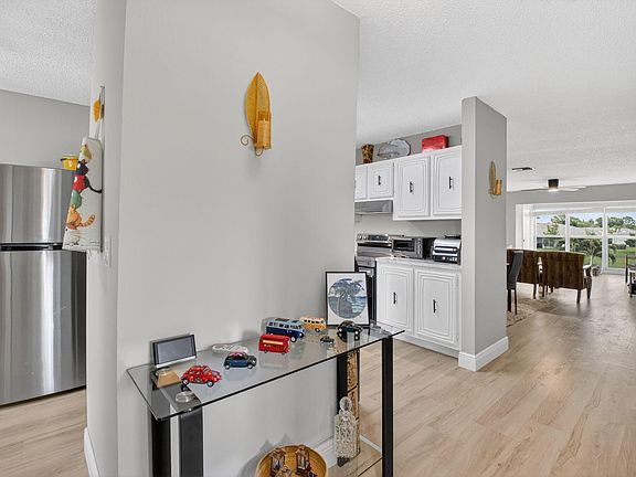 4th image of 13765 Flora Place #H