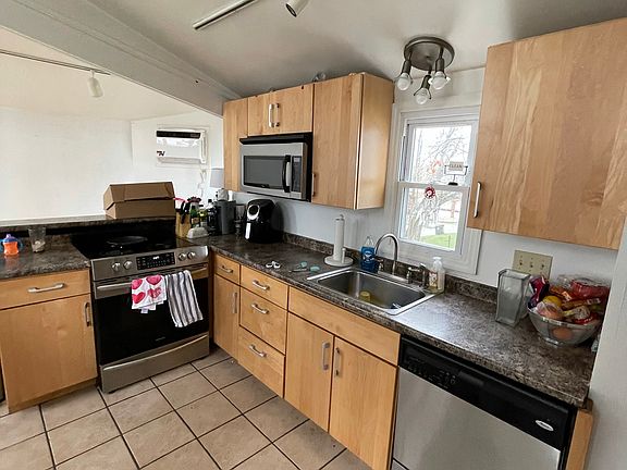 4th image of 204 S College Ave