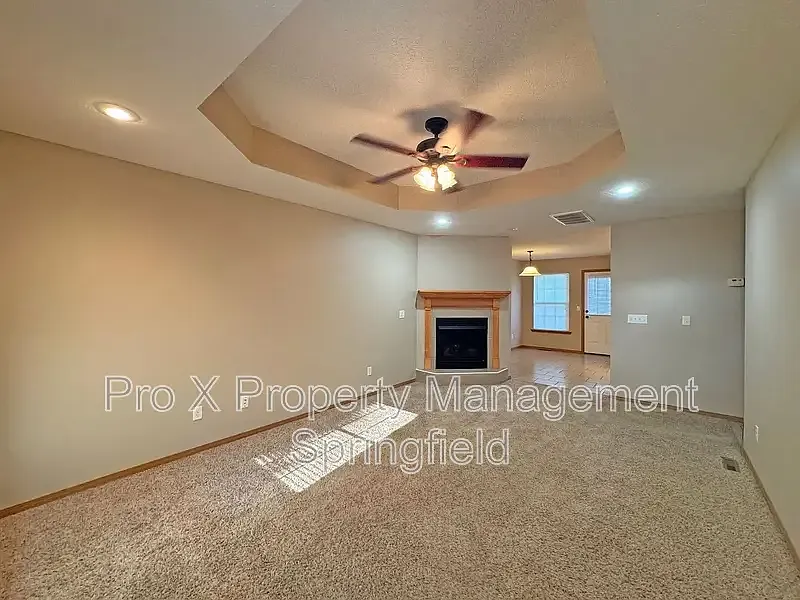 3 bed, 2.0 bath, 1395 sqft, $1,500 — Photo 4