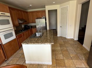 13744 Dellbrook St #L, Corona, CA 92880