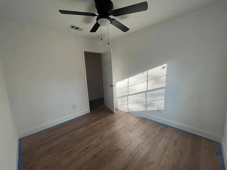 2229 Dathe St — Photo 7