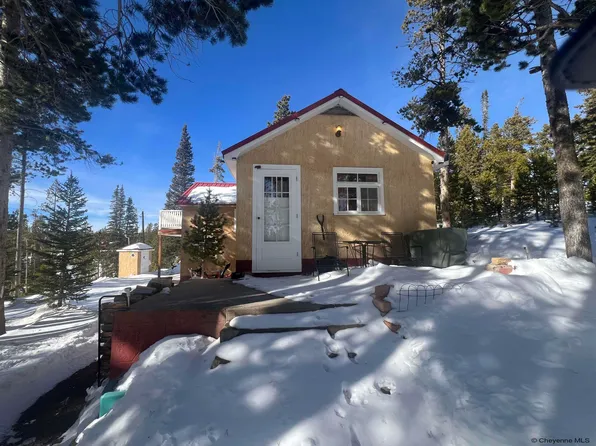 20 Valley Rd, Laramie, WY 82070