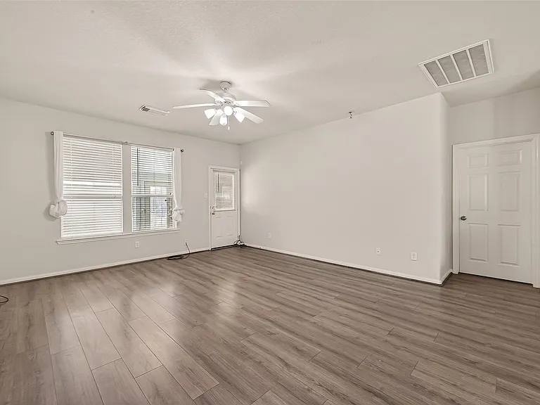 13915 Maleewan Ln — Photo 15