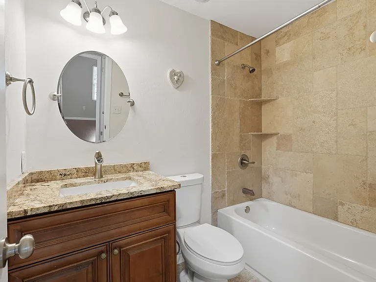 3309 NW 18th St — Photo 13