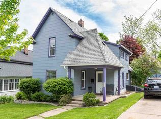 717 Harvey St, Petoskey, MI 49770