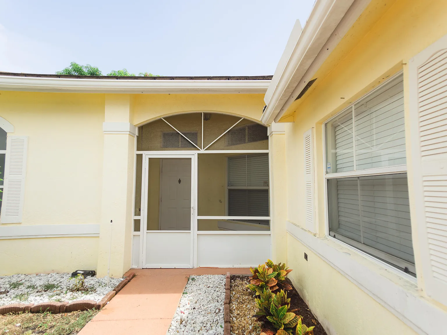 3 bed, 2.5 bath, 1750 sqft, $3,500 — Photo 2