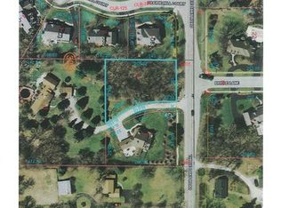 2 Three Oaks Rd, Oakwood Hills, IL 60013