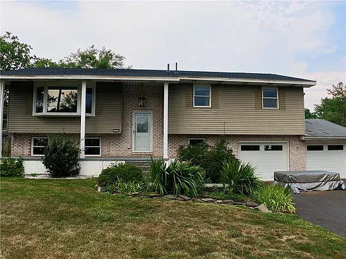 2834 Center St Photo 1