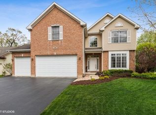 543 Larium Ln, Crystal Lake, IL 60012