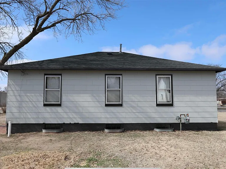 2107 Avenue D — Photo 26