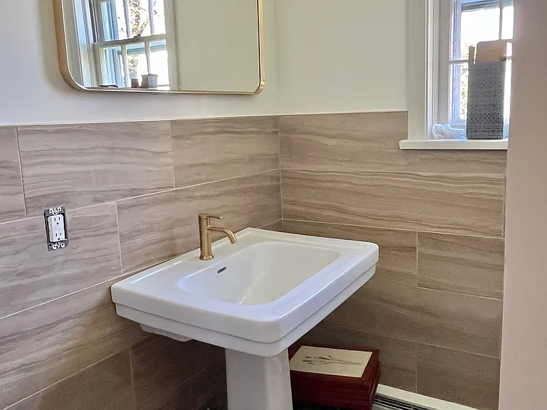 39 Main St #2 — Photo 8