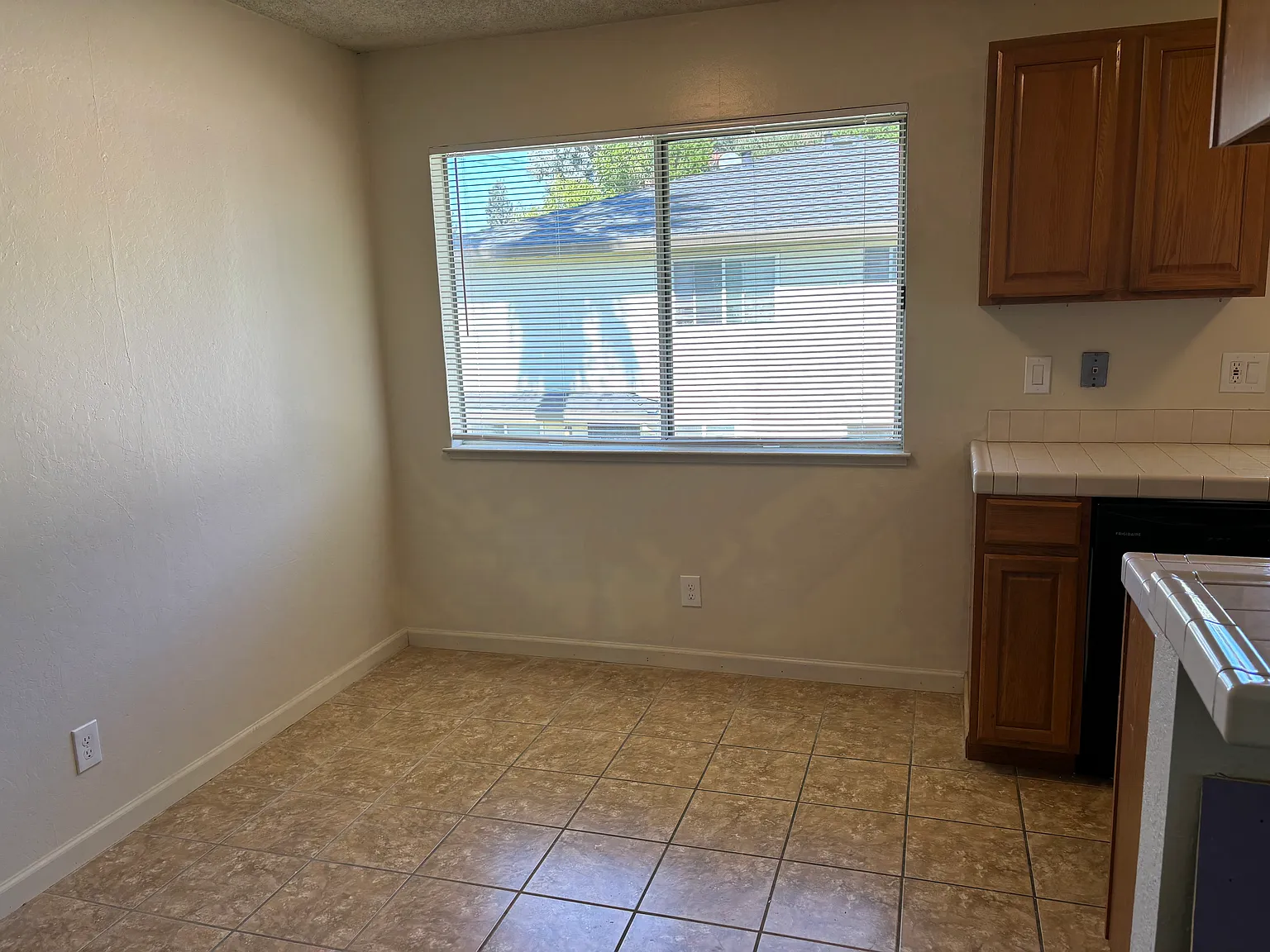 2124 Decoto Rd — Photo 4