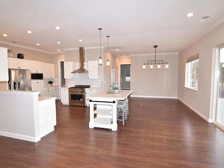 6141 Solstice Dr — Photo 7