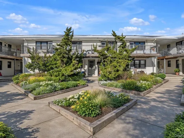 65 W Broadway #6A, Long Beach, NY 11561