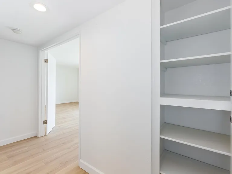 1738 S Bentley Ave #302 — Photo 28