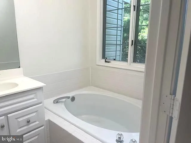 2028 Madrillon Springs Ct — Photo 17