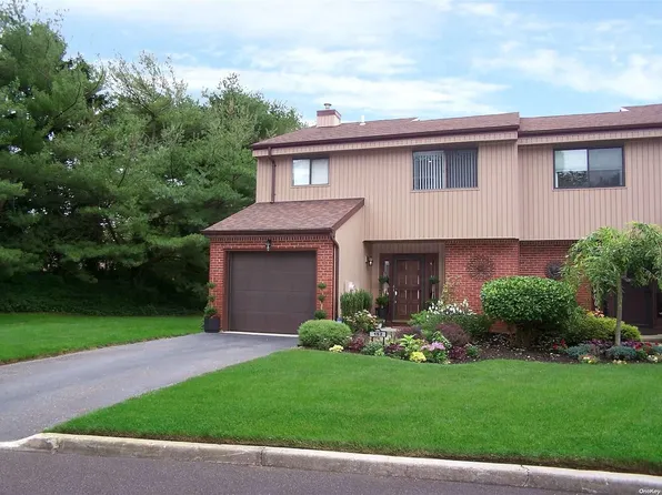 152 Timber Ridge Drive #152, Holbrook, NY 11741