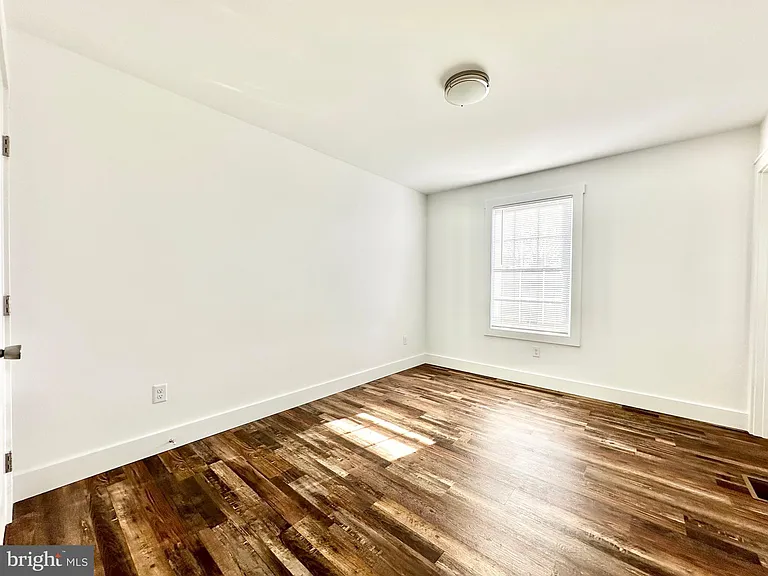 350 N Main St — Photo 8