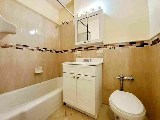 Rented by Bruma Realty LLC | media 16