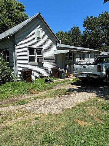 1st image of 210 Washington St