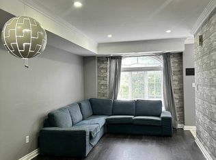 605 Shoreline Dr #10, Mississauga, ON L5B 4K3