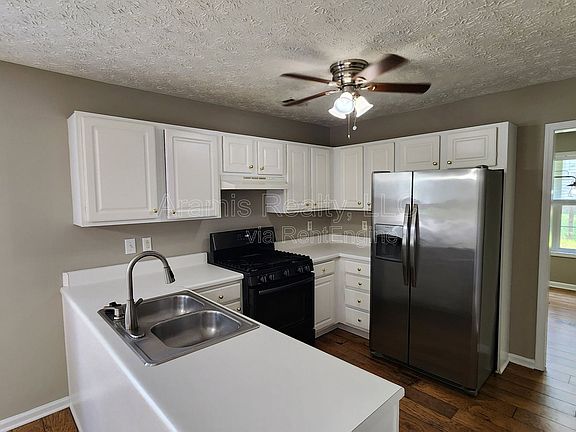 3rd image of 5090 Edinborough Pl
