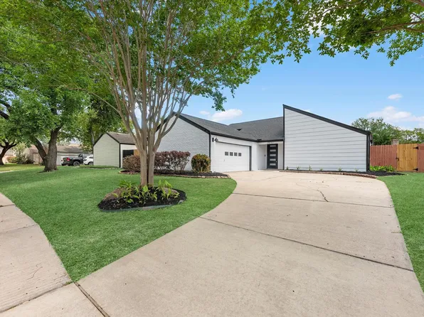 2231 Round Lake Dr, Houston, TX 77077