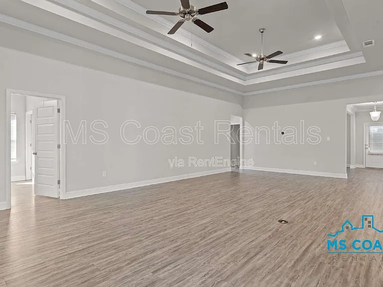 8712 Park Ridge Ct — Photo 8